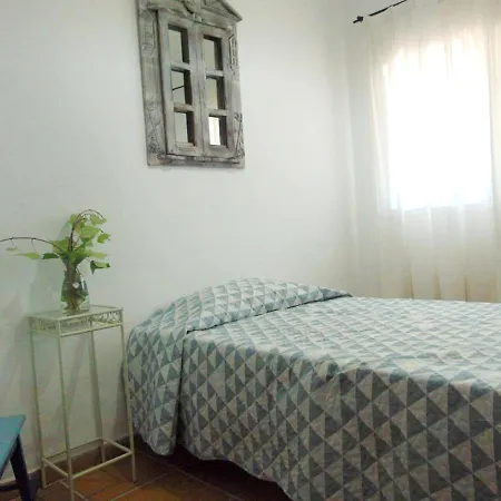 Prázdninový dům 4 Bedrooms House With Enclosed Garden And Wifi At Sanlucar La Mayor Sevilla